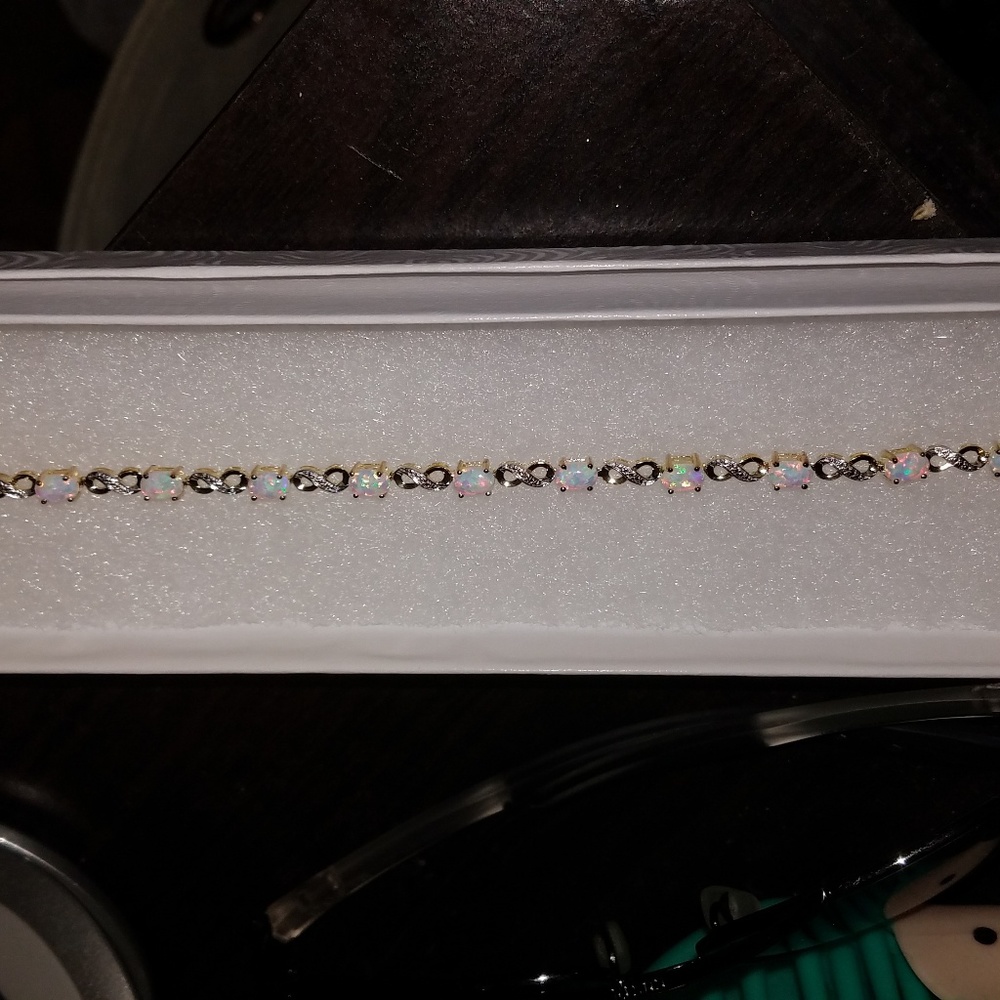 NWT Opal Bracelet